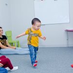 Почему некоторые дети поздно начинают ходить?